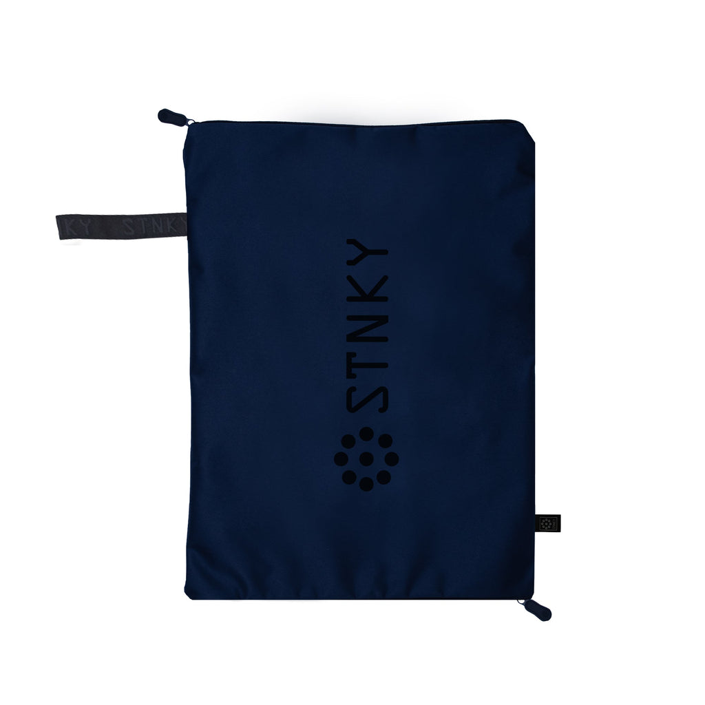 The Dirty Zone — Gym Bag Insert with a Built-In Wash Net