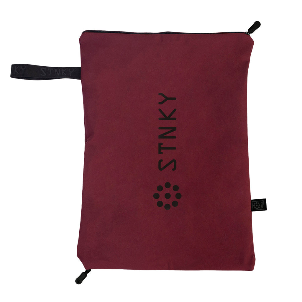The Dirty Zone — Gym Bag Insert with a Built-In Wash Net