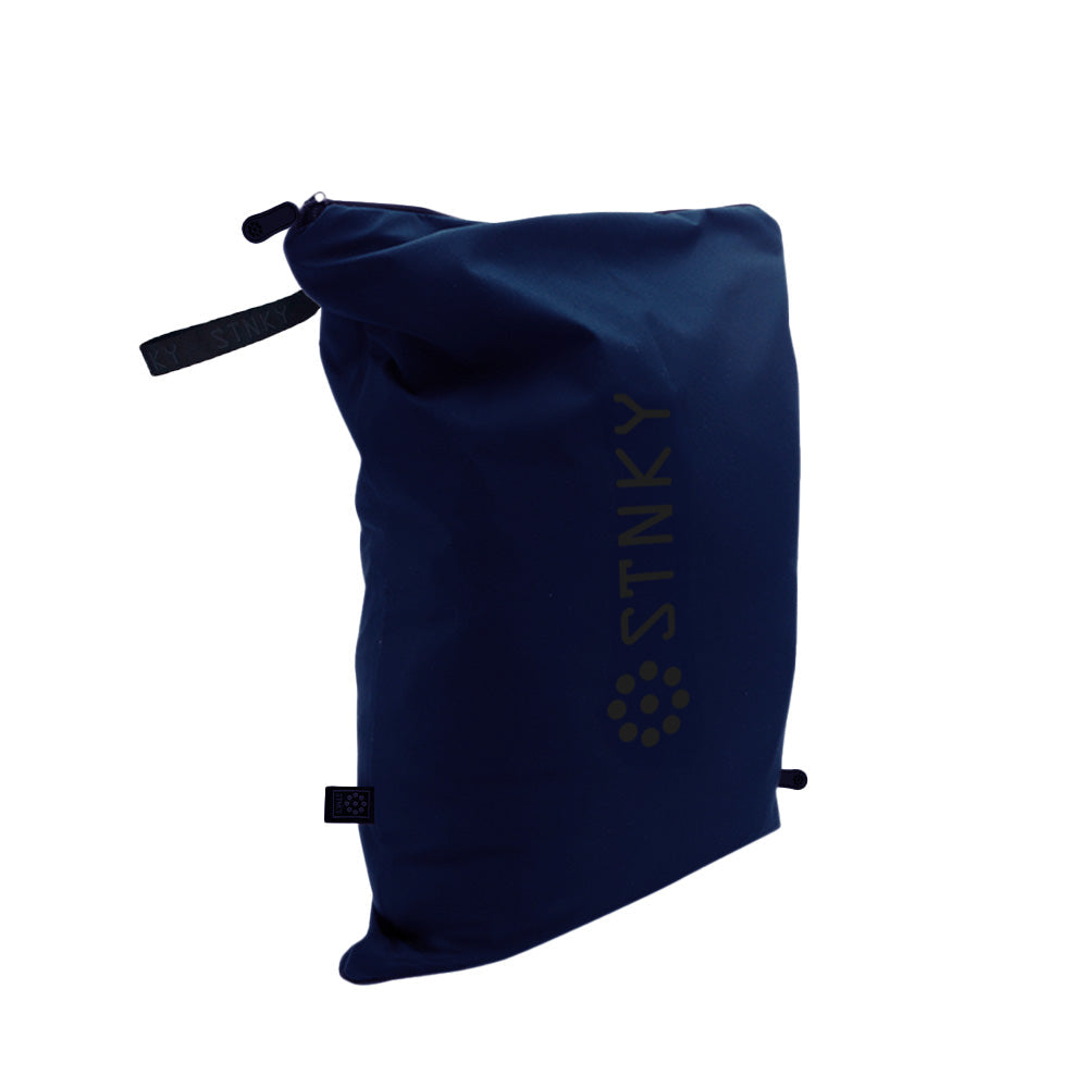 The Dirty Zone — Gym Bag Insert with a Built-In Wash Net