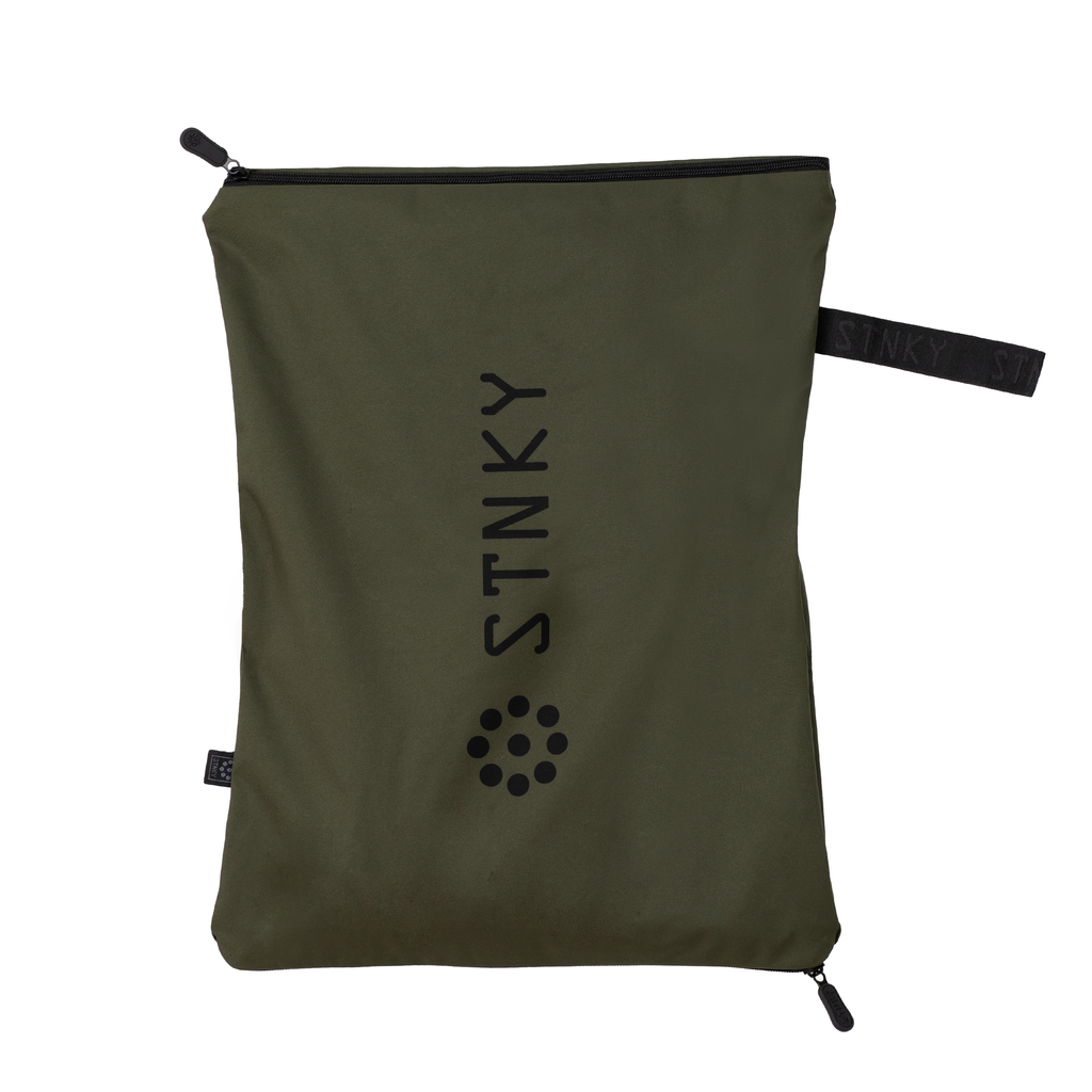 The Dirty Zone — Gym Bag Insert with a Built-In Wash Net